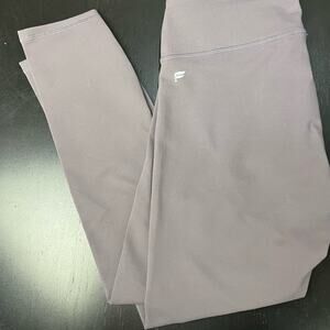 NEW Fabletics Leggings Salar Solid Powerhold Capri Size Small 4-6 NWT